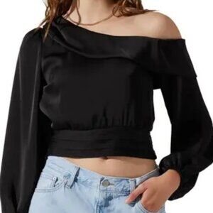 ASTR the label Black off shoulder top